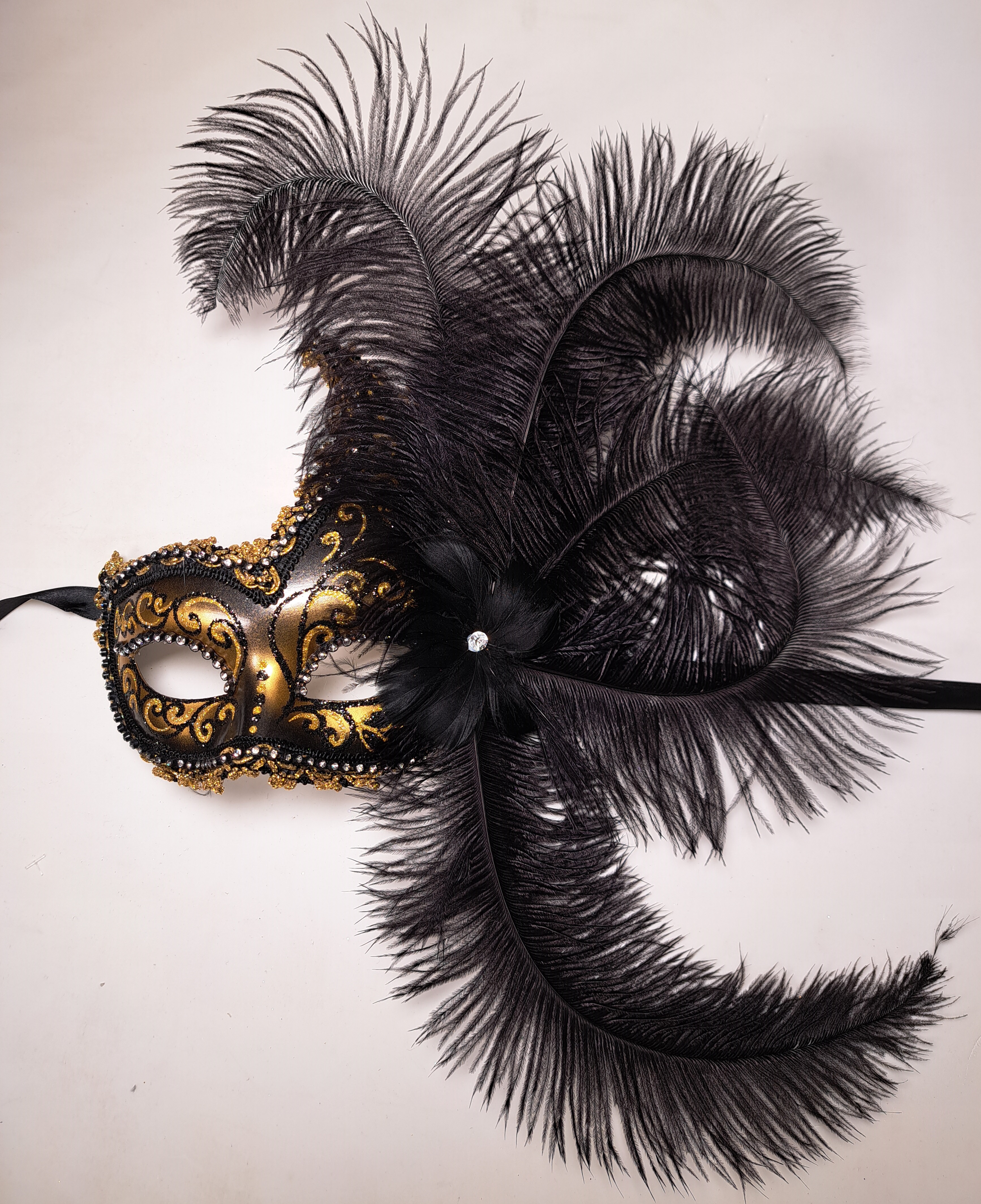 Venezianische Federmaske Onda Primavera schwarz-gold