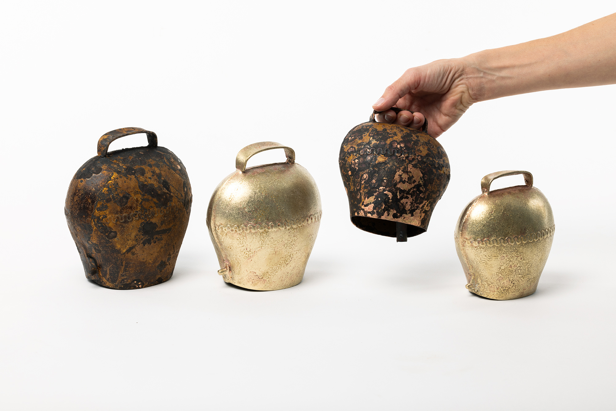 Glocke Schmiedeeisen Gold  ca.16,5x17,5cm