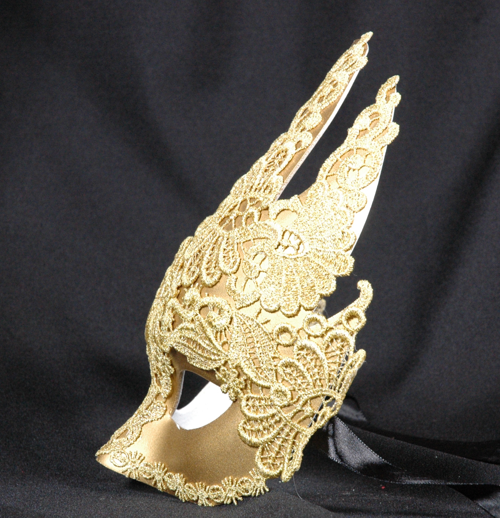 Venezianische Maske  ONDA gold mit Spitzendekor