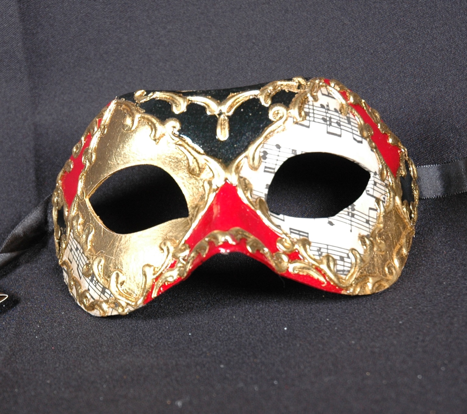Venezianische Maske Columbine Musica schw-rot-gold Pappmasche